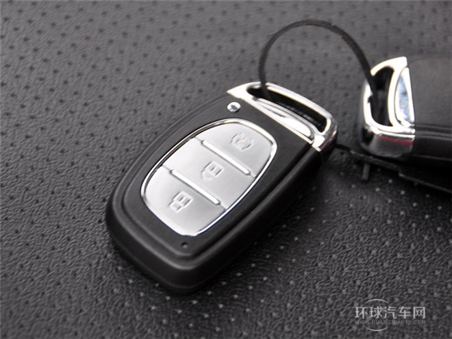 2015款 1.5L 自動尊貴型