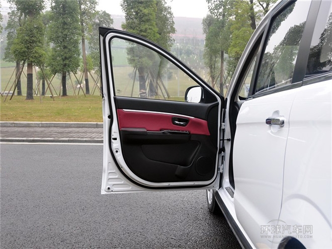 2015款 1.5L 自動尊貴型