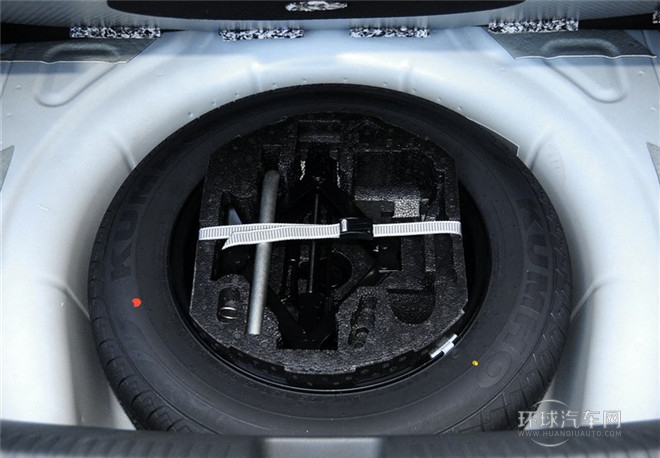 2015款 1.6L 自動(dòng)領(lǐng)先型