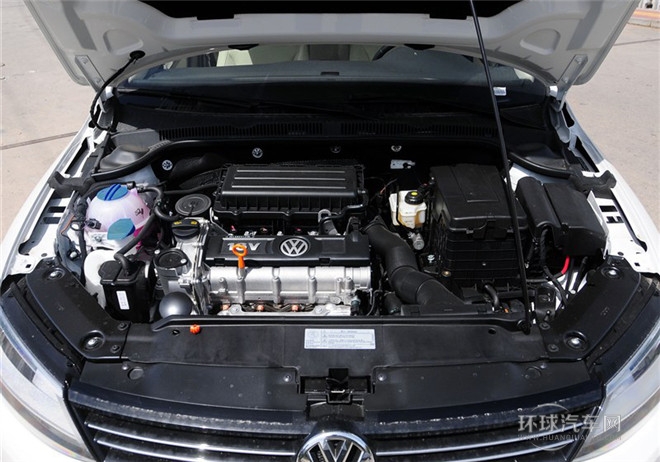 2015款 1.6L 自動(dòng)領(lǐng)先型