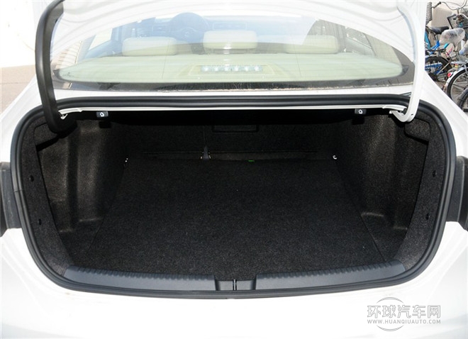 2015款 1.6L 自動(dòng)領(lǐng)先型