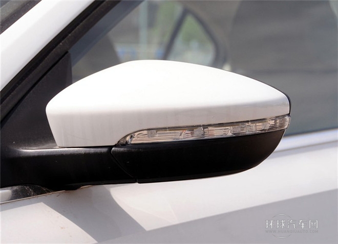 2015款 1.6L 自動(dòng)領(lǐng)先型