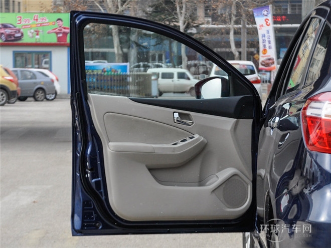 2015款 2.0L 手動睿趣版