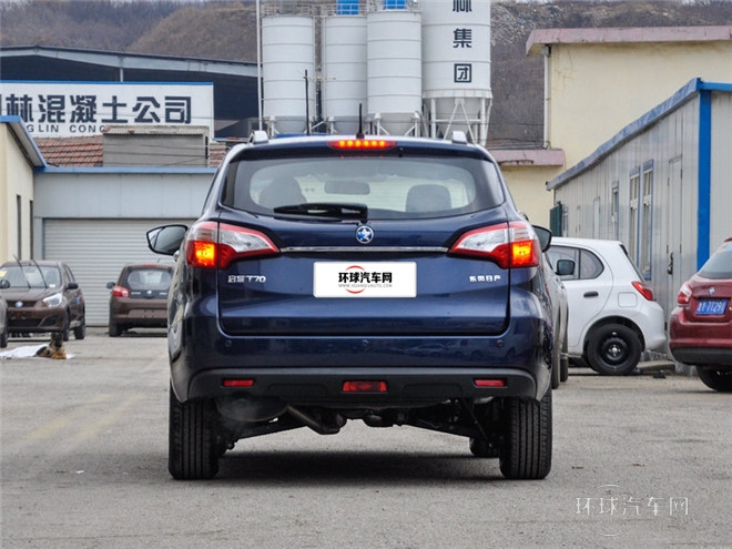 2015款 2.0L 手動睿趣版