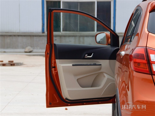 2015款 1.5L CVT致豪版