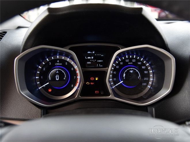 2015款 1.5L 手動豪華智能尊享版