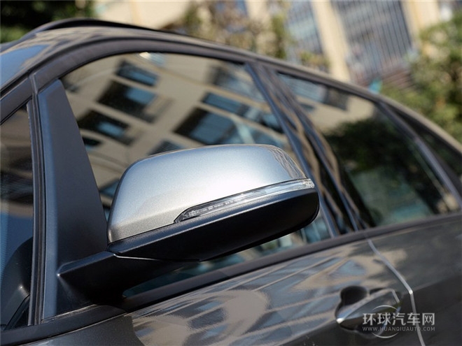 2015款 218i 運(yùn)動(dòng)設(shè)計(jì)套裝