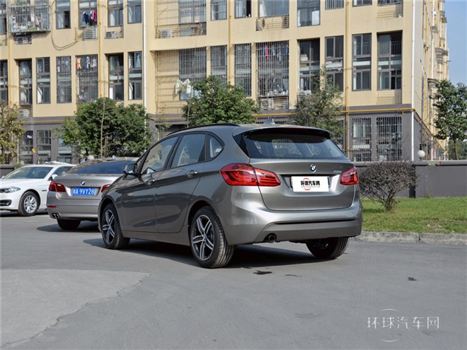 2015款 218i 運(yùn)動(dòng)設(shè)計(jì)套裝
