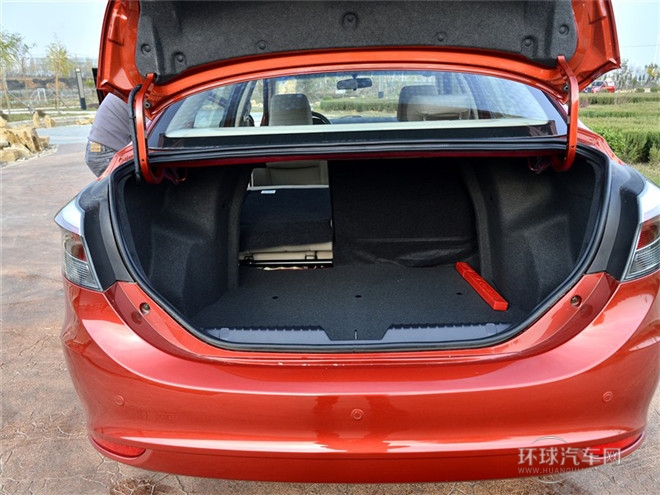 2015款 1.5L 手動夠炫版