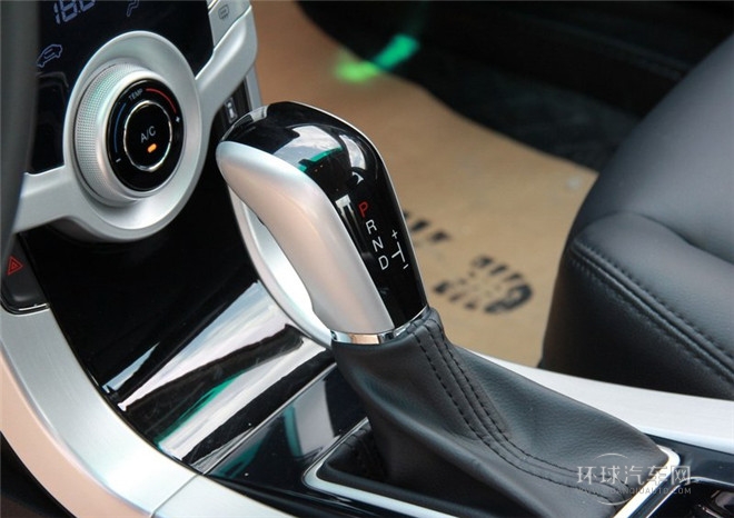 2014款 榮耀導航版 1.8T 自動尊貴型