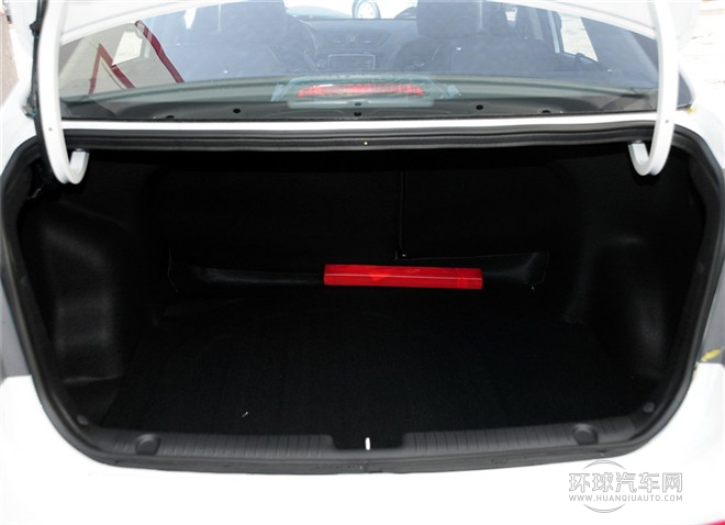 2015款 三廂 1.6L AT Premium