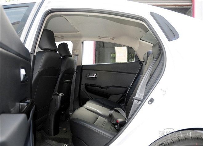 2015款 三廂 1.6L AT Premium