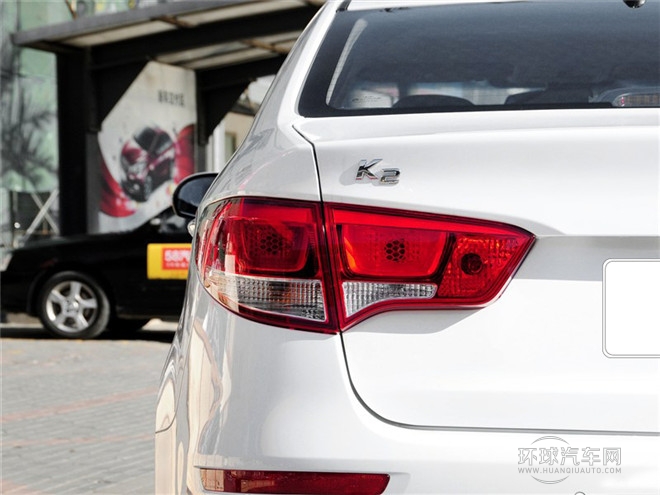 2015款 三廂 1.6L AT Premium