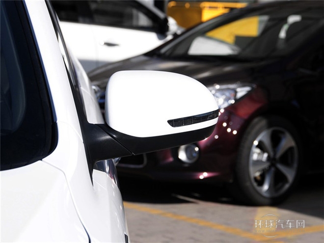 2015款 三廂 1.6L AT Premium