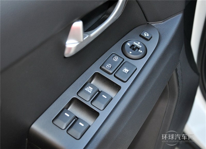 2015款 2.0L 手動兩驅(qū)版GLS