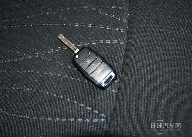 2015款 2.0L 自動兩驅版GL