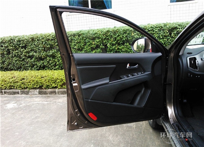 2015款 2.0L 自動兩驅版GLS