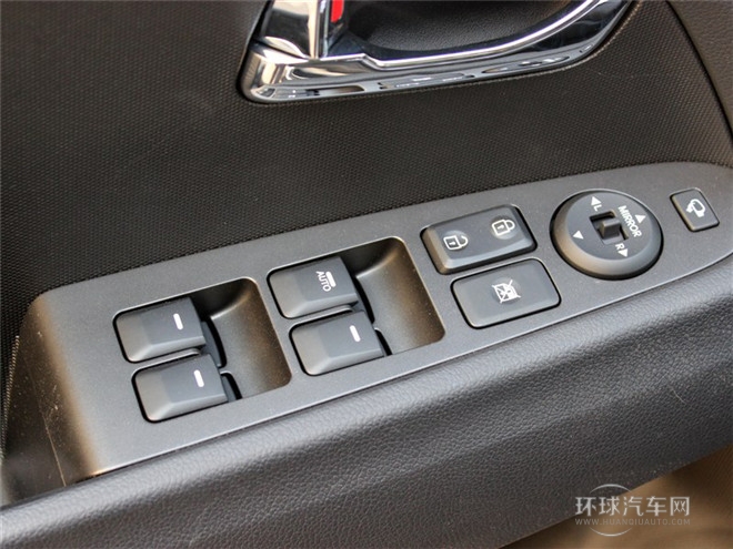 2015款 2.0L 自動兩驅版Premium