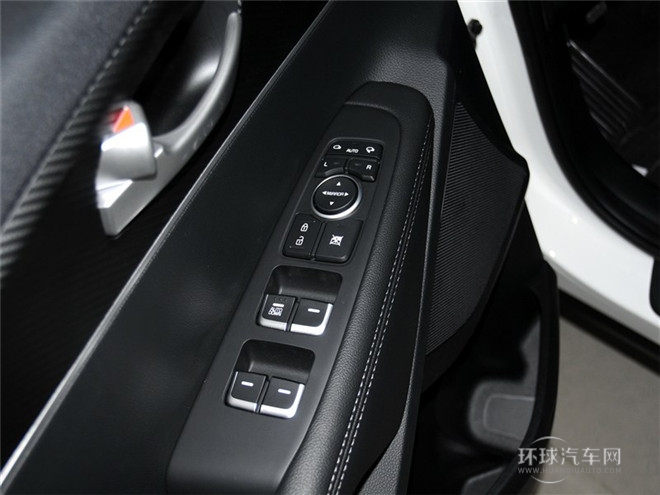 索蘭托L 2.4L GDI 汽油4WD運(yùn)動版 5座