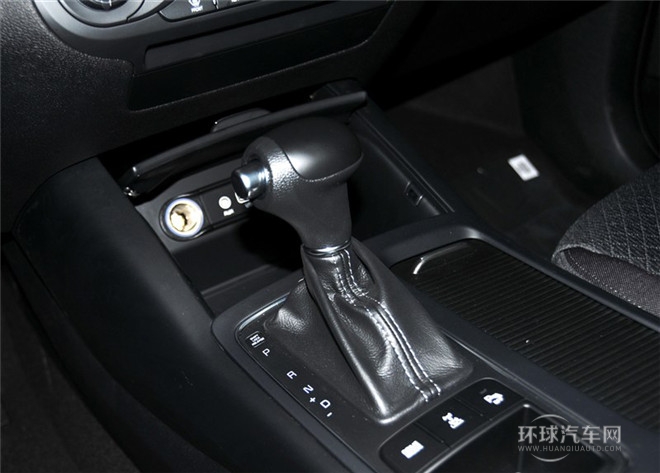 索蘭托L 2.4L GDI 汽油4WD運動版 5座