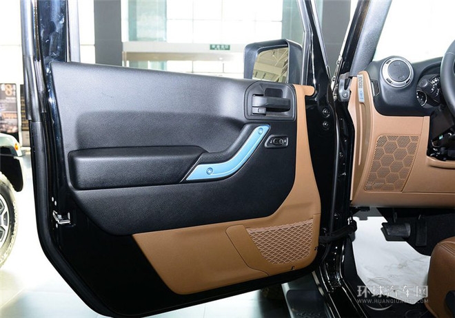 2015款 3.6L 四門版 Sahara