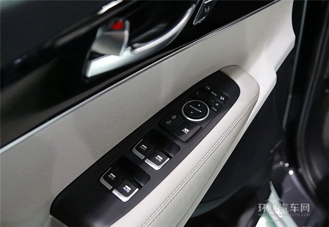 2015款 索蘭托L 2.2T 柴油4WD旗艦版 5座