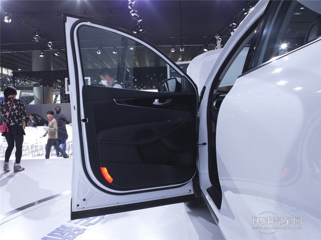 2015款 索蘭托L 2.2T 柴油4WD旗艦版 5座