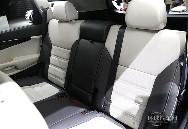 2015款 索蘭托L 2.2T 柴油4WD旗艦版 5座