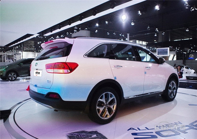 2015款 索蘭托L 2.2T 柴油4WD旗艦版 5座