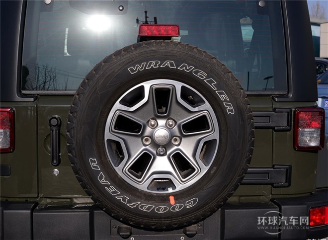 2015款 2.8TD 四門版 Sahara