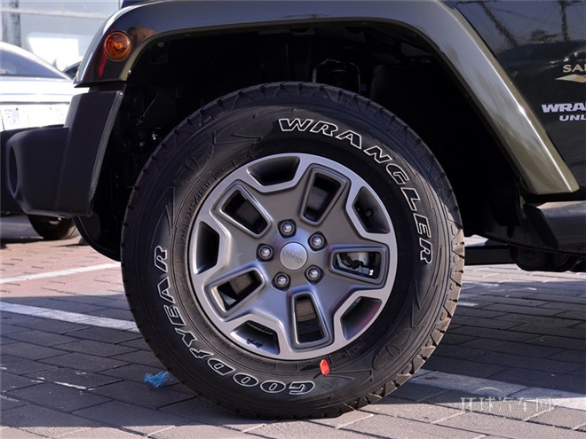 2015款 2.8TD 四門版 Sahara