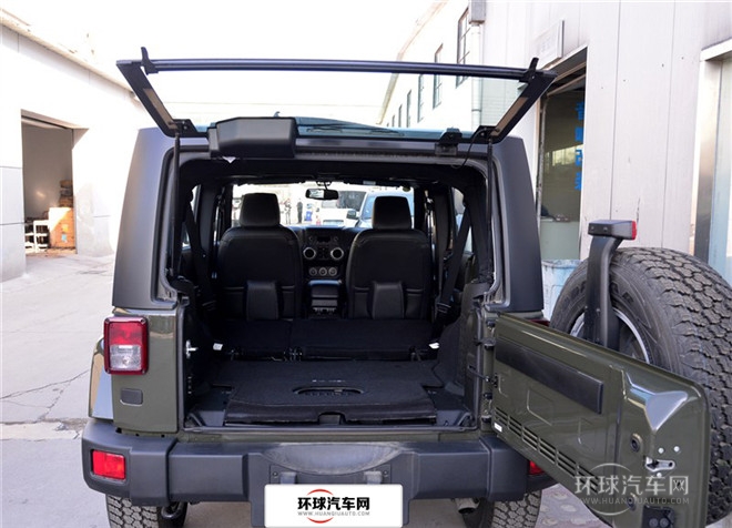 2015款 2.8TD 四門版 Sahara