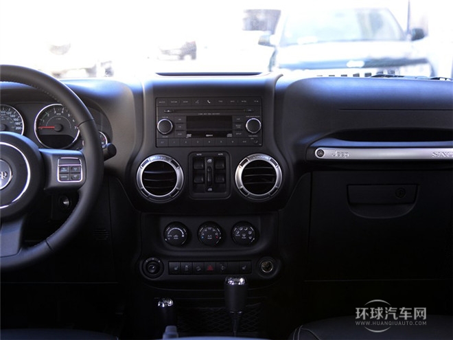 2015款 2.8TD 四門版 Sahara