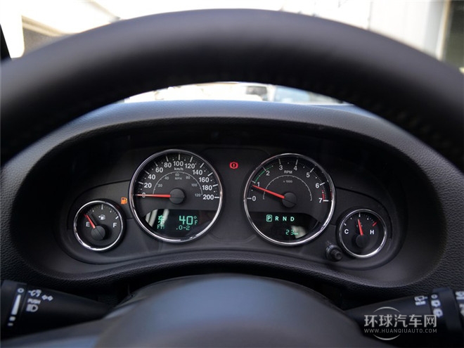 2015款 2.8TD 四門版 Sahara