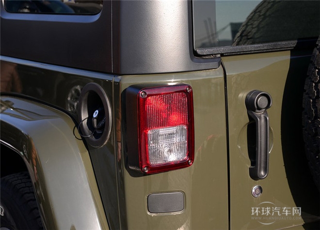 2015款 2.8TD 四門版 Sahara