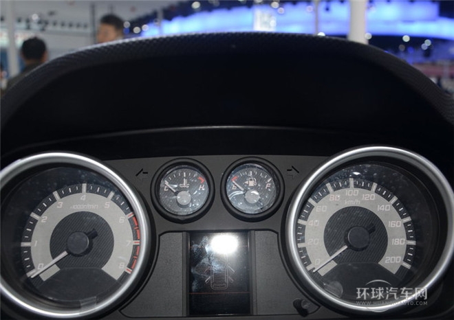 2015款 1.5L 舒適版