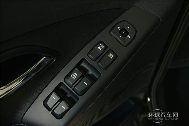 2015款 2.0L 手動兩驅(qū)舒適型 國V