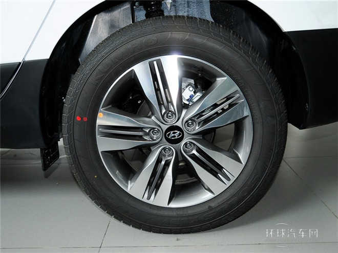 2015款 2.0L 自動(dòng)兩驅(qū)領(lǐng)先型 國(guó)V