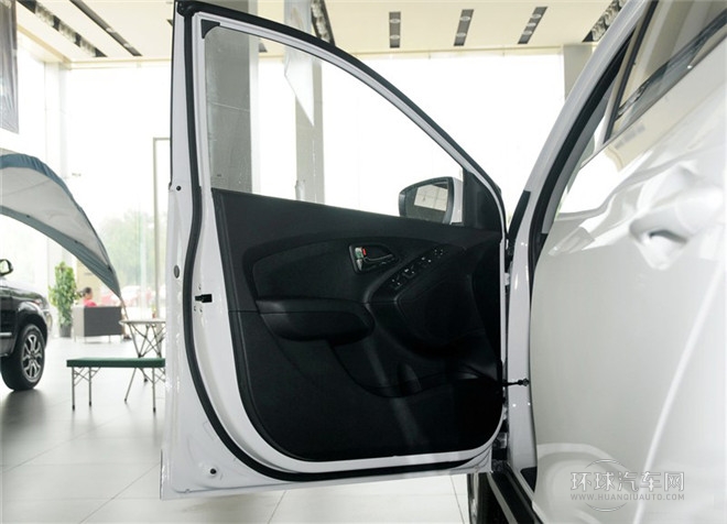 2015款 2.0L 自動兩驅舒適型 國IV