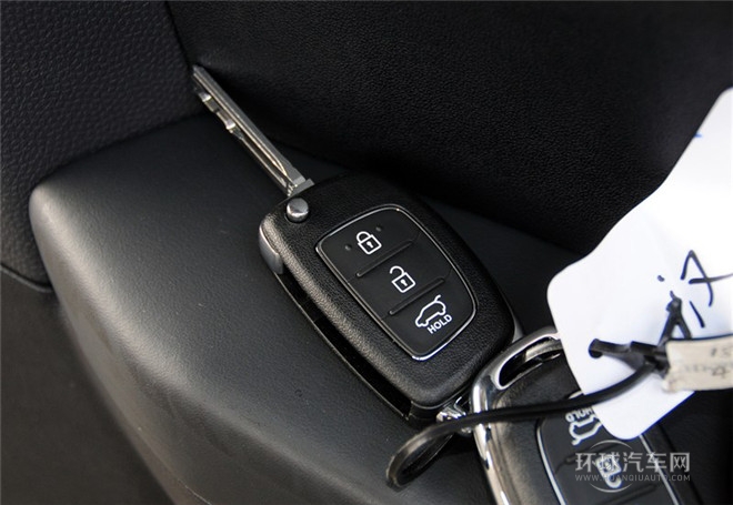 2015款 2.0L 自動兩驅舒適型 國V