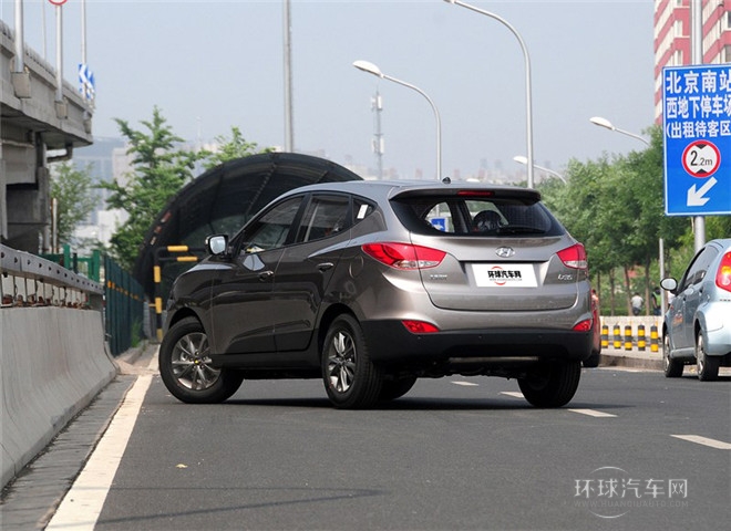 2015款 2.0L 自動兩驅舒適型 國V