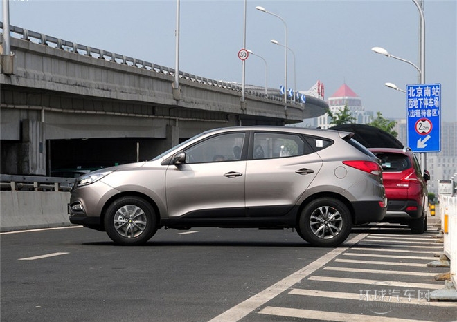 2015款 2.0L 自動(dòng)兩驅(qū)舒適型 國V