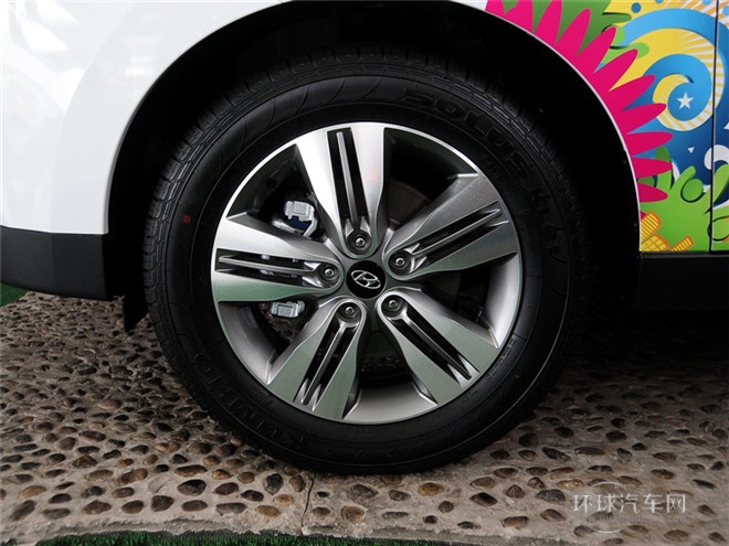 2015款 2.4L 自動四驅領先型 國V