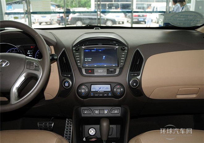 2015款 2.4L 自動四驅(qū)領(lǐng)先型 國V