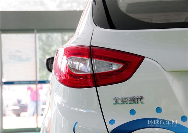 2015款 2.4L 自動四驅領先型 國V