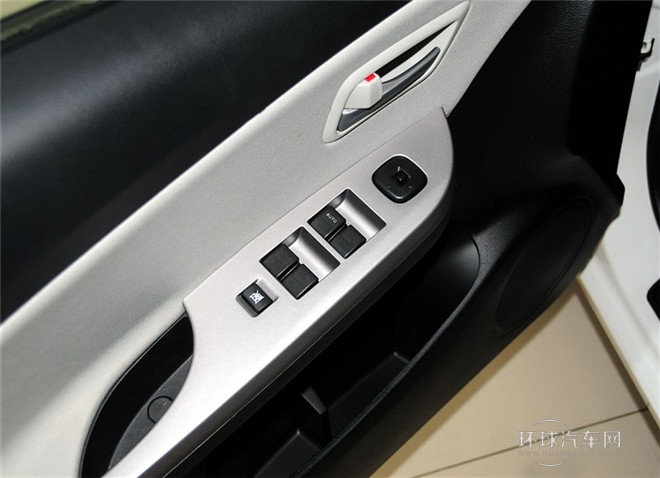 2015款 1.6L 手動(dòng)天窗版