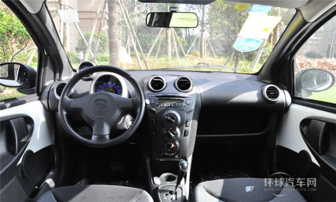 2015款 1.0L AMT 悅酷型