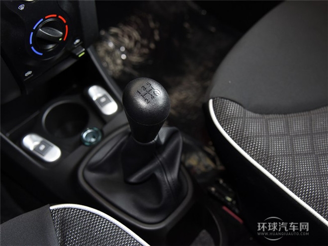 2015款 1.0L 鉉酷型