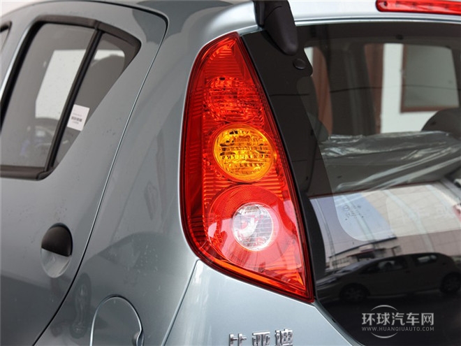 2015款 1.0L 悅酷型