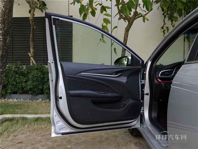 2015款 18T 雙離合運動旗艦型